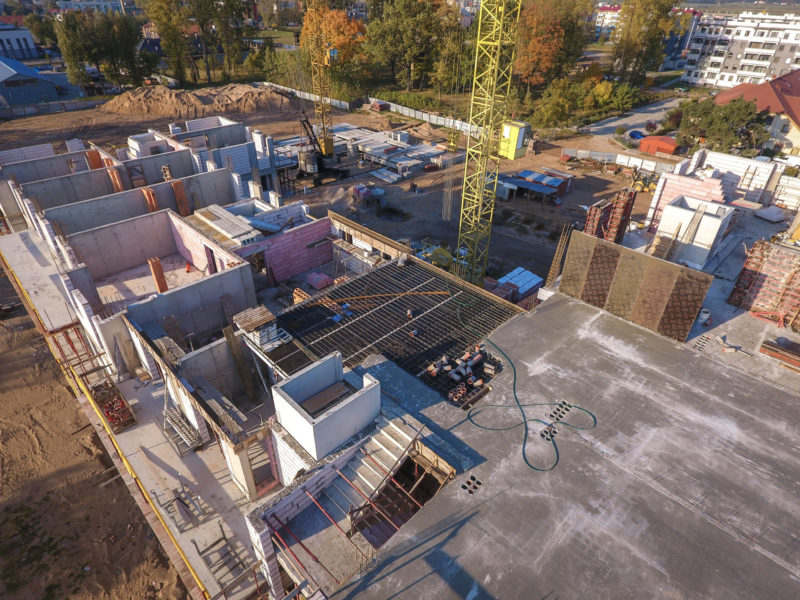 Wylewanie kondygnacji bloku w Grajewie