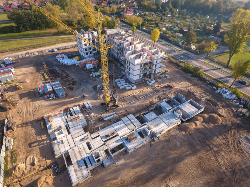 Widok z drona budowa mieszkań