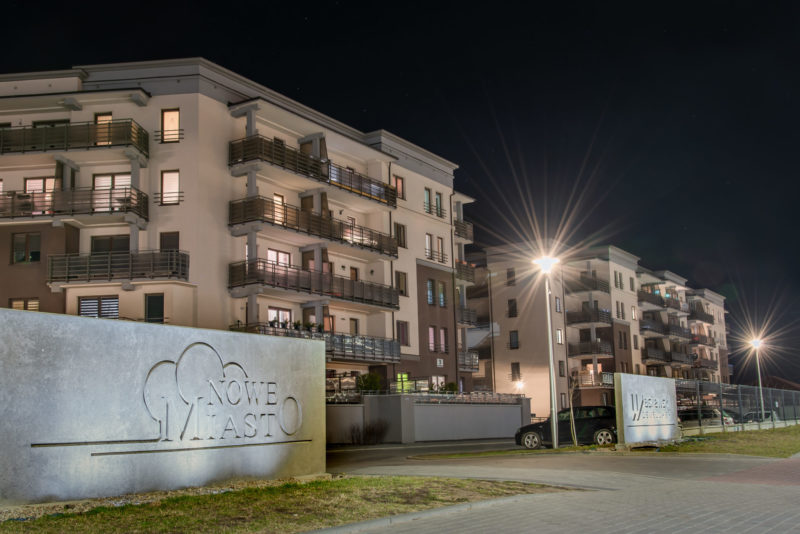 OSIEDLE NOWE MIASTO W EŁKU NOCĄ - PILECKIEGO 3 I 1
