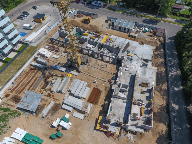 Wznoszenie piętra budynek B w Mońkach